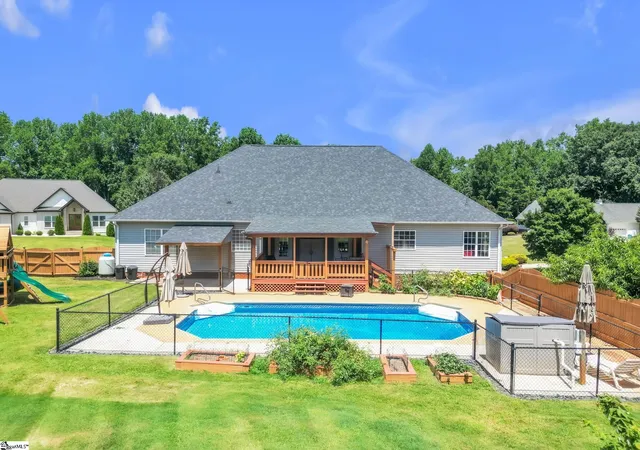 Photo 2 of Single family home for sale at 356 Garnet Valley Dr, Inman, SC 29349 | MLS# 1599464 | Listing updated on 2026-09-01