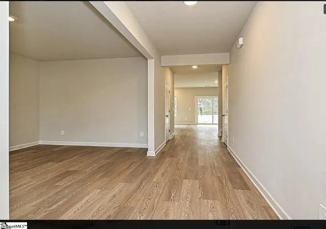 Photo 5 of Single family home for sale at 301 Lavinia Cir, Duncan, SC 29334 | MLS# 1595590 | Listing updated on 2026-08-25