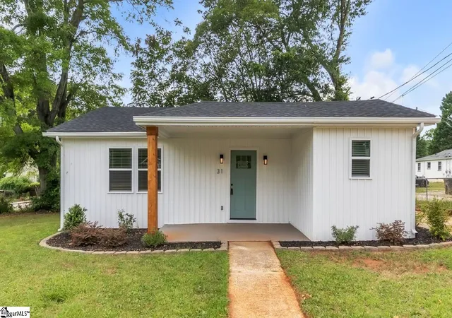 Photo 1 of Single family home for sale at 31 Hellams St, Greenville, SC 29611 | MLS# 1595570 | Listing updated on 2026-09-09