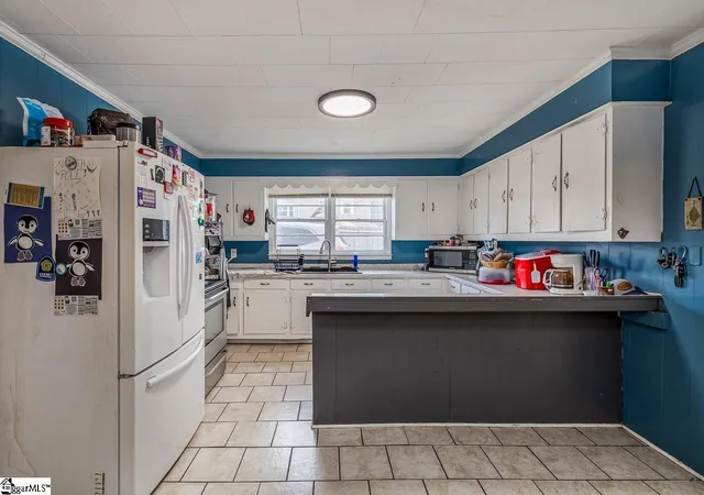 Photo 3 of Single family home for sale at 2 Woodward St, Greenville, SC 29611 | MLS# 1587964 | Listing updated on 2026-09-05