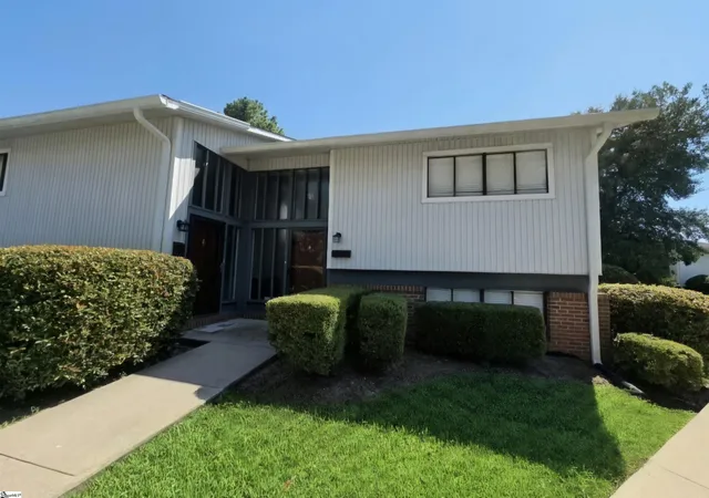 Photo 1 of Condo for sale at 8 Briarcreek Pl, Greenville, SC 29615 | MLS# 1601620 | Listing updated on 2026-08-28