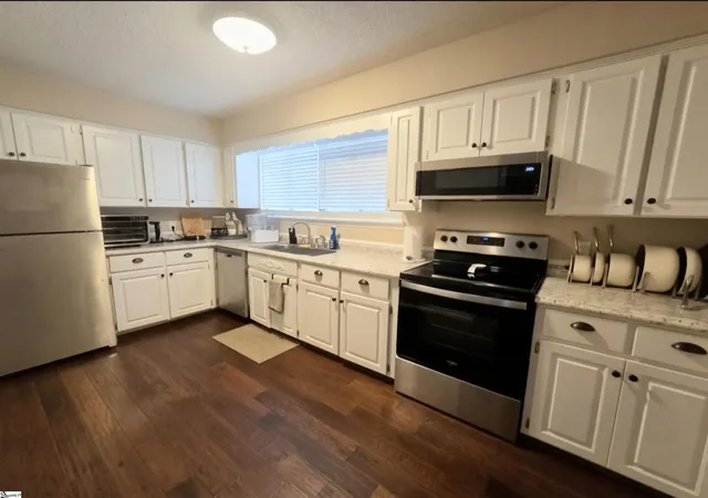 Photo 3 of Condo for sale at 8 Briarcreek Pl, Greenville, SC 29615 | MLS# 1601620 | Listing updated on 2026-08-28