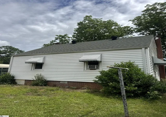 Photo 3 of Single family home for sale at 134 E Wilburn Ave, Greenville, SC 29611 | MLS# 1593969 | Listing updated on 2026-08-31