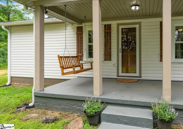 Homes for sale in Six Mile, SC | 174 Holliday Rd, Six Mile, SC 29682 | MLS# 1595051