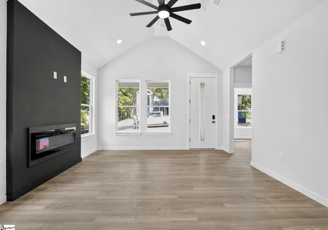 Photo 2 of Single family home for sale at 464 Tryon St, Spartanburg, SC 29301 | MLS# 1601473 | Listing updated on 2026-08-30