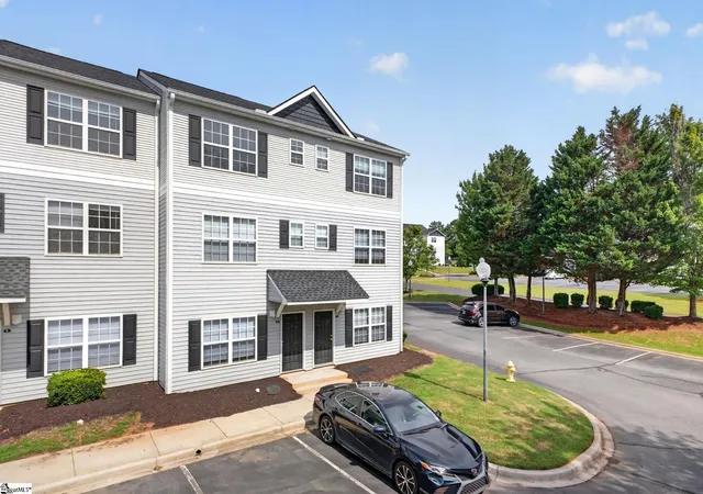 Homes for sale in Central, SC | 116E University Village Dr, Central, SC 29630 | MLS# 1597582