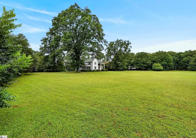 Photo 3 of Single family home for sale at 1710 Scuffletown Rd, Fountain Inn, SC 29644 | MLS# 1601808 | Listing updated on 2026-10-02