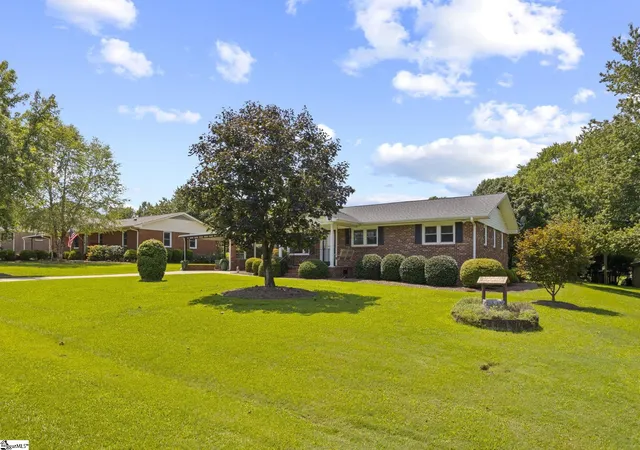 Photo 2 of Single family home for sale at 139 Northview St, Lyman, SC 29365 | MLS# 1601685 | Listing updated on 2026-08-22