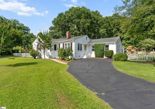 2nd image of 215 Legrand Blvd, Greenville, SC 29607 | MLS# 1596873