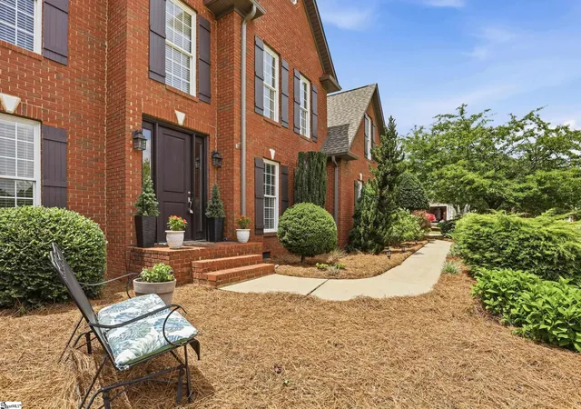 Photo 3 of Single family home for sale at 420 S Oakley Ln, Spartanburg, SC 29301 | MLS# 1596484 | Listing updated on 2026-08-24