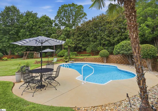 Photo 3 of Single family home for sale at 420 S Oakley Ln, Spartanburg, SC 29301 | MLS# 1596484 | Listing updated on 2026-08-24
