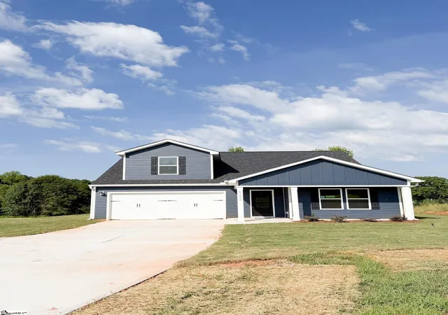 Photo 1 of Single family home for sale at 17952 Hwy 101 S, Gray Court, SC 29645 | MLS# 1590043 | Listing updated on 2026-10-04