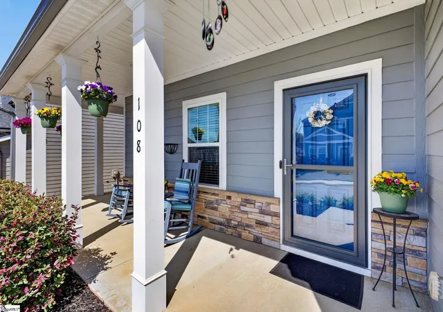 Photo 4 of Single family home for sale at 108 Graceful Sedge Way, Simpsonville, SC 29680 | MLS# 1602508 | Listing updated on 2026-08-31