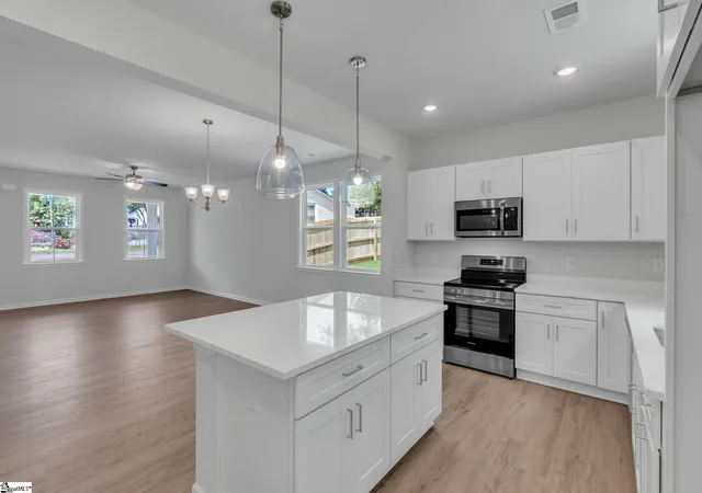 Photo 3 of Single family home for sale at 143 D St, Greenville, SC 29609 | MLS# 1599848 | Listing updated on 2026-09-17
