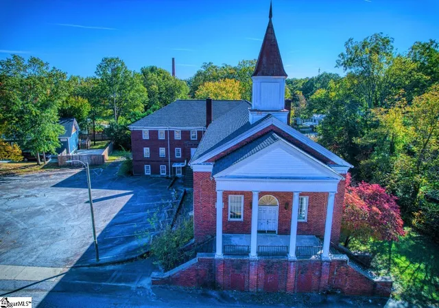 Photo 2 of Sale Pending at 14 Deering St, Greenville, SC 29605 | MLS# 1599910 | Listing updated on 2026-08-05