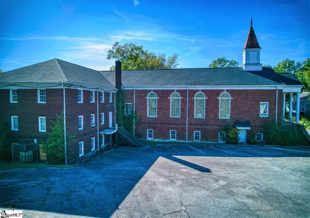 Photo 3 of Sale Pending at 14 Deering St, Greenville, SC 29605 | MLS# 1599910 | Listing updated on 2026-08-05