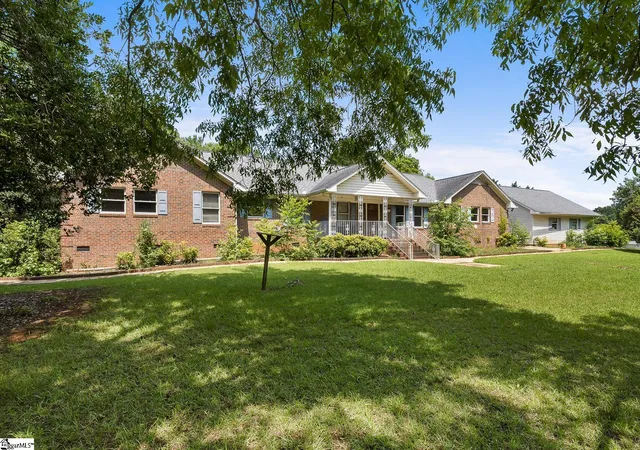 2nd image of 111 Shore Line Dr, Anderson, SC 29626 | MLS# 1597597