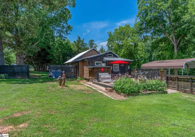 Photo 4 of Single family home for sale at 2261 Fews Chapel Rd, Greer, SC 29651 | MLS# 1594249 | Listing updated on 2026-09-19