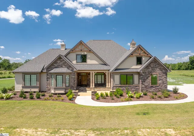 Photo 1 of Single family home for sale at 10445 New Cut Rd, Campobello, SC 29322 | MLS# 1598118 | Listing updated on 2026-07-24