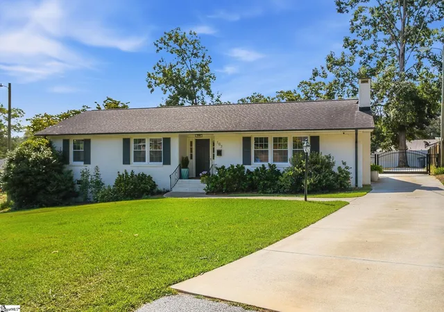 Photo 1 of Single family home for sale at 107 Birchwood Dr, Greenville, SC 29605 | MLS# 1601965 | Listing updated on 2026-08-29