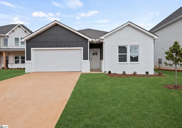 Photo 1 of Single family home for sale at 605 Silver Fir St, Piedmont, SC 29673 | MLS# 1598920 | Listing updated on 2026-09-28