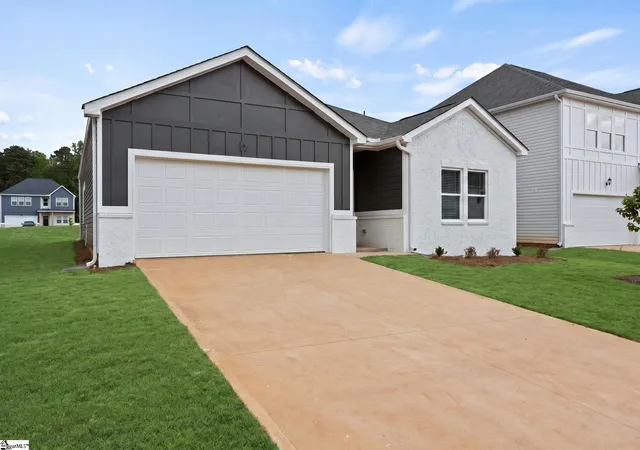 Photo 3 of Single family home for sale at 605 Silver Fir St, Piedmont, SC 29673 | MLS# 1598920 | Listing updated on 2026-09-28
