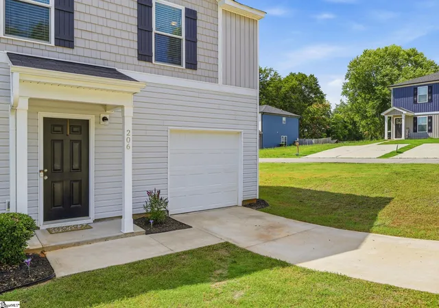 Homes for sale in Duncan, SC | 206 Christopher St, Duncan, SC 29334 | MLS# 1595364