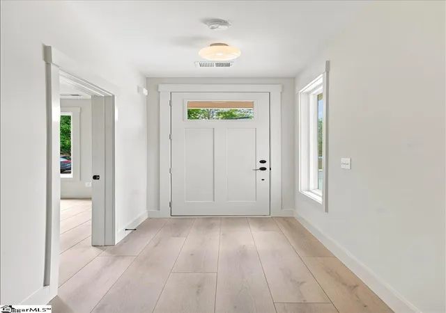 Photo 3 of Single family home for sale at 114 Middleton St, Greenville, SC 29601 | MLS# 1600226 | Listing updated on 2026-09-14