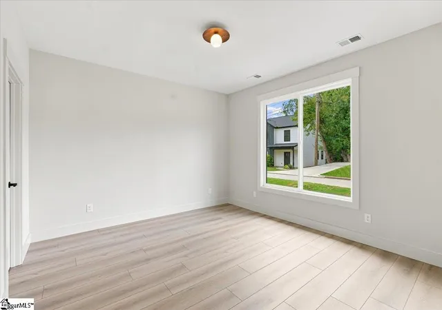 Photo 3 of Single family home for sale at 114 Middleton St, Greenville, SC 29601 | MLS# 1600226 | Listing updated on 2026-09-14