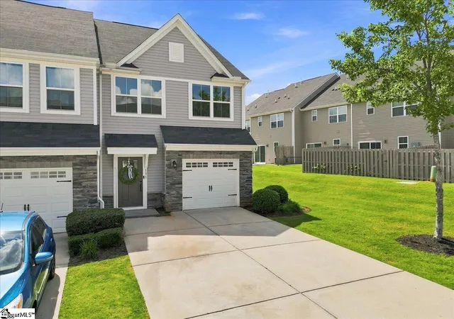 Townhouse for sale at 131 Roseridge Dr, Simpsonville, SC 29681 | MLS# 1602449