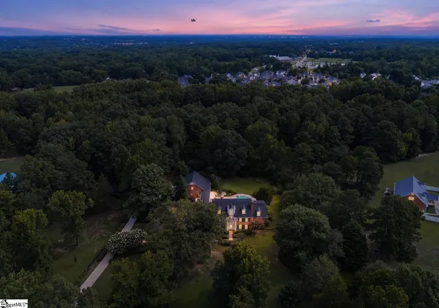 Photo 2 of Single family home for sale at 208 Holland Rd, Simpsonville, SC 29681 | MLS# 1601940 | Listing updated on 2026-08-28