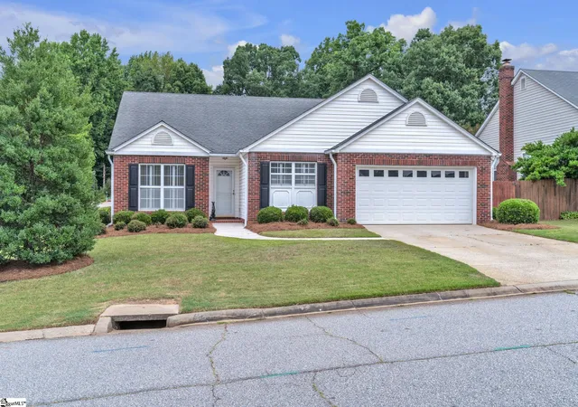 Photo 2 of Sale Pending at 108 Raintree Cove Dr, Taylors, SC 29687 | MLS# 1599415 | Listing updated on 2026-09-14