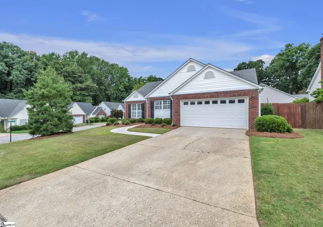 Photo 3 of Sale Pending at 108 Raintree Cove Dr, Taylors, SC 29687 | MLS# 1599415 | Listing updated on 2026-09-14