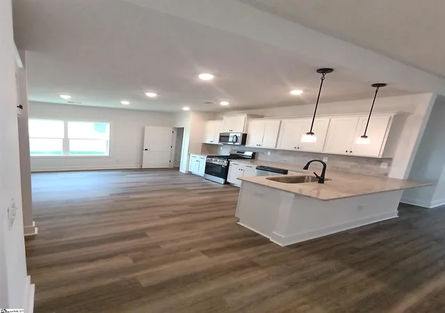 Photo 3 of Single family home for sale at 206 Glencliff Wy #Lot 94, Simpsonville, SC 29680 | MLS# 1585765 | Listing updated on 2026-08-06