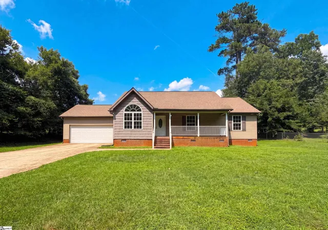 Photo 1 of Single family home for sale at 116 Fernwood Dr, Easley, SC 29640 | MLS# 1600688 | Listing updated on 2026-09-17