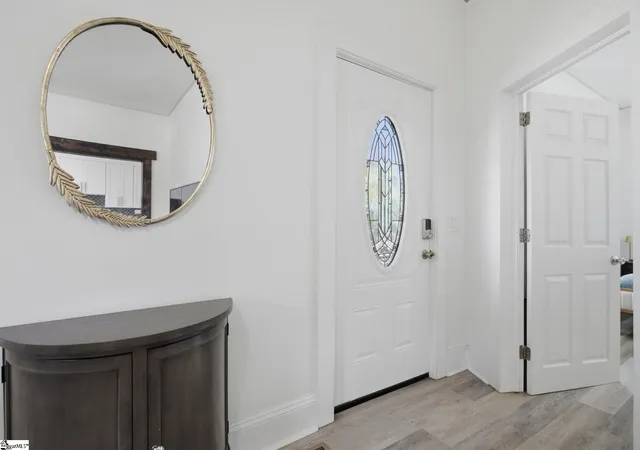 Photo 4 of Single family home for sale at 35 W 5Th St, Greenville, SC 29611 | MLS# 1601942 | Listing updated on 2026-09-03