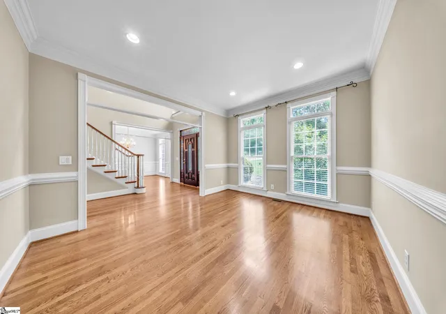 Photo 3 of Single family home for sale at 401 Rivercrest Dr, Taylors, SC 29687 | MLS# 1600036 | Listing updated on 2026-08-28