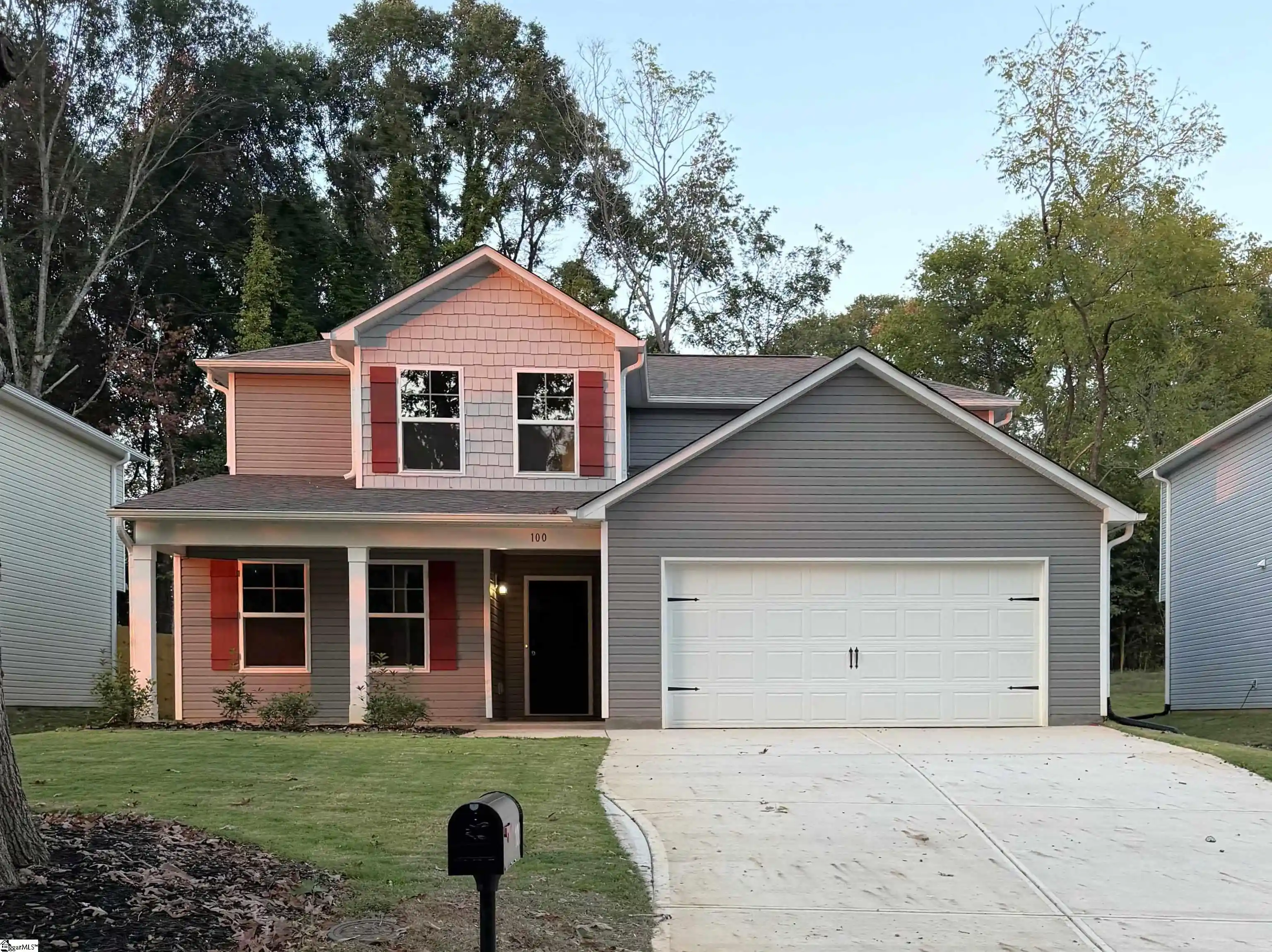 Photo 1 of Single family home for sale at 100 Huff Dr, Greenville, SC 29611 | MLS# 1602636 | Listing updated on 2026-10-21