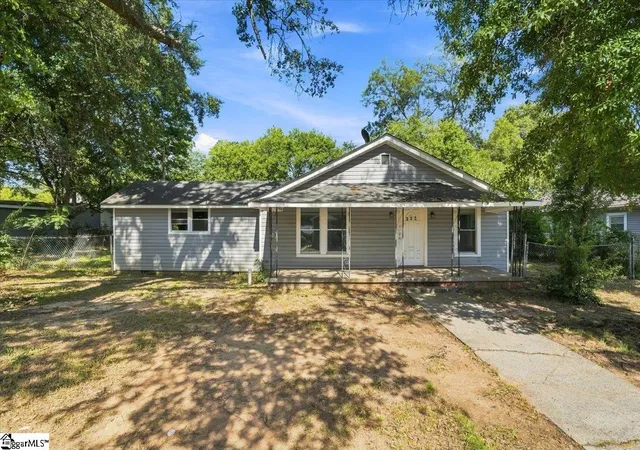 Photo 2 of Single family home for sale at 322 W Wilburn Ave, Greenville, SC 29611 | MLS# 1599765 | Listing updated on 2026-09-11