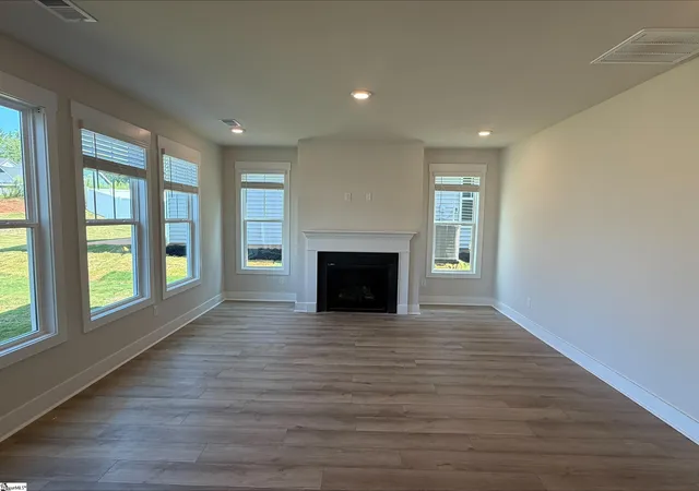 Photo 4 of Sale Pending at 1010 Fox Hollow St, Spartanburg, SC 29303 | MLS# 1596481 | Listing updated on 2026-09-06