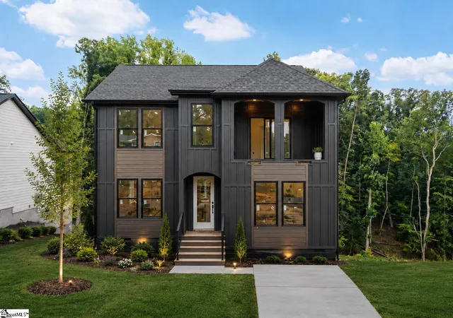 Photo 1 of Single family home for sale at 15 Lee Haven Ct, Greenville, SC 29611 | MLS# 1589894 | Listing updated on 2026-08-28