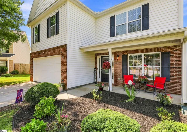 Photo 3 of Single family home for sale at 113 Fox Den Ln, Simpsonville, SC 29681 | MLS# 1601333 | Listing updated on 2026-09-21
