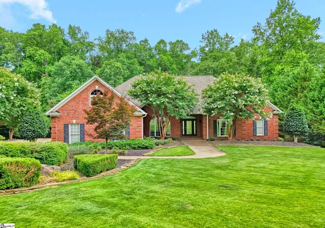 Photo 1 of Single family home for sale at 881 Inverness Cir, Spartanburg, SC 29306 | MLS# 1556997 | Listing updated on 2026-08-19