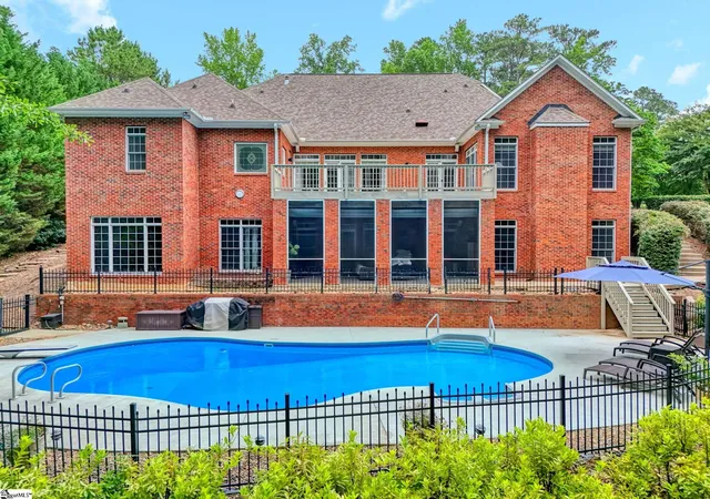 Photo 2 of Single family home for sale at 881 Inverness Cir, Spartanburg, SC 29306 | MLS# 1556997 | Listing updated on 2026-08-19