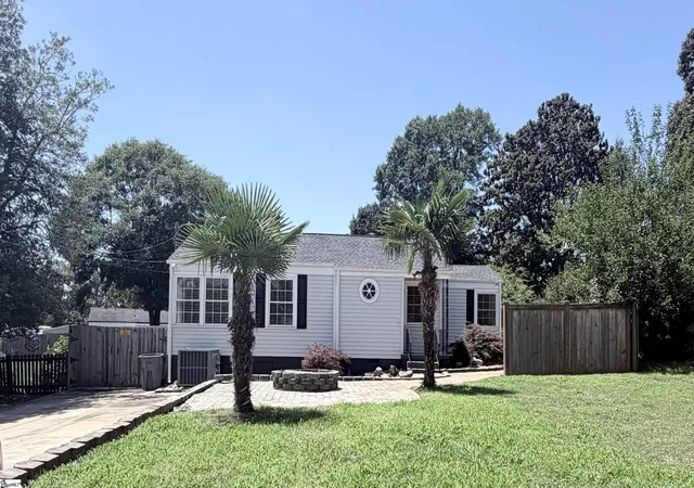 Photo 1 of Single family home for sale at 16 Rutledge Ave, Greenville, SC 29617 | MLS# 1597998 | Listing updated on 2026-07-17