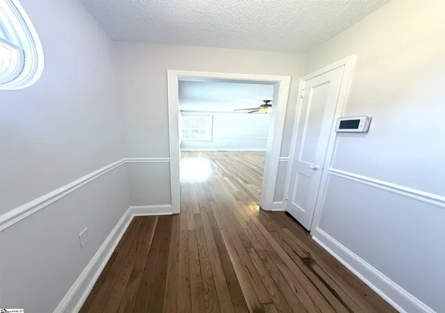 Photo 4 of Single family home for sale at 16 Rutledge Ave, Greenville, SC 29617 | MLS# 1597998 | Listing updated on 2026-10-08