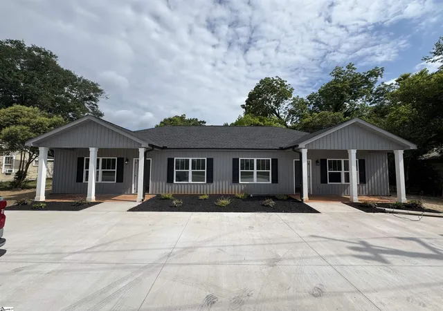 Photo 1 of Sale Pending at 710 W Mauldin St, Anderson, SC 29625 | MLS# 1556583 | Listing updated on 2025-10-22