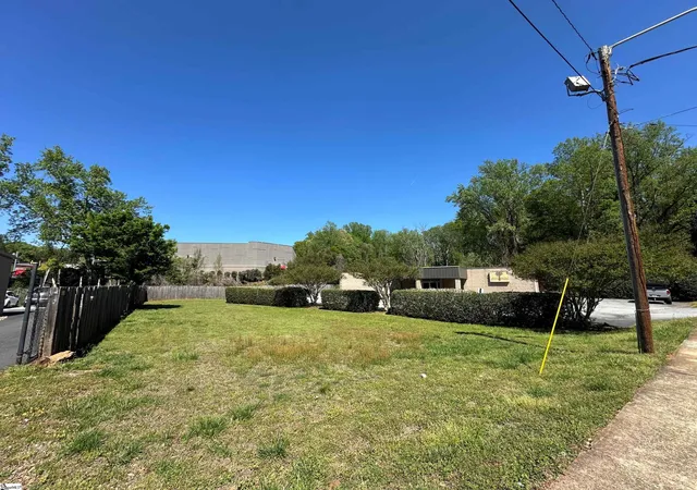 Photo 4 of Land for sale at 328 Dupont Dr, Greenville, SC 29607 | MLS# 1592196 | Listing updated on 2026-05-19