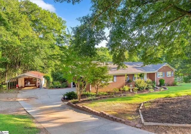 Photo 3 of Single family home for sale at 1704 Saluda Dam Rd, Easley, SC 29640 | MLS# 1601589 | Listing updated on 2026-09-10
