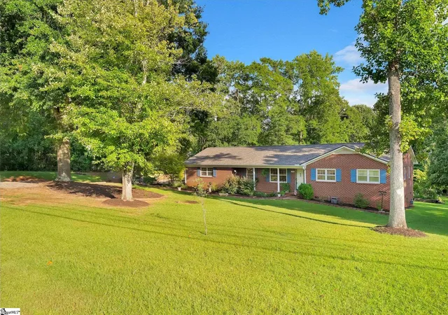 Photo 4 of Single family home for sale at 1704 Saluda Dam Rd, Easley, SC 29640 | MLS# 1601589 | Listing updated on 2026-09-10